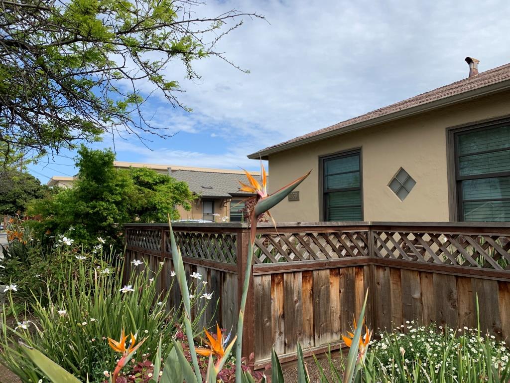 1550 Lewis Street - Streetscape 2